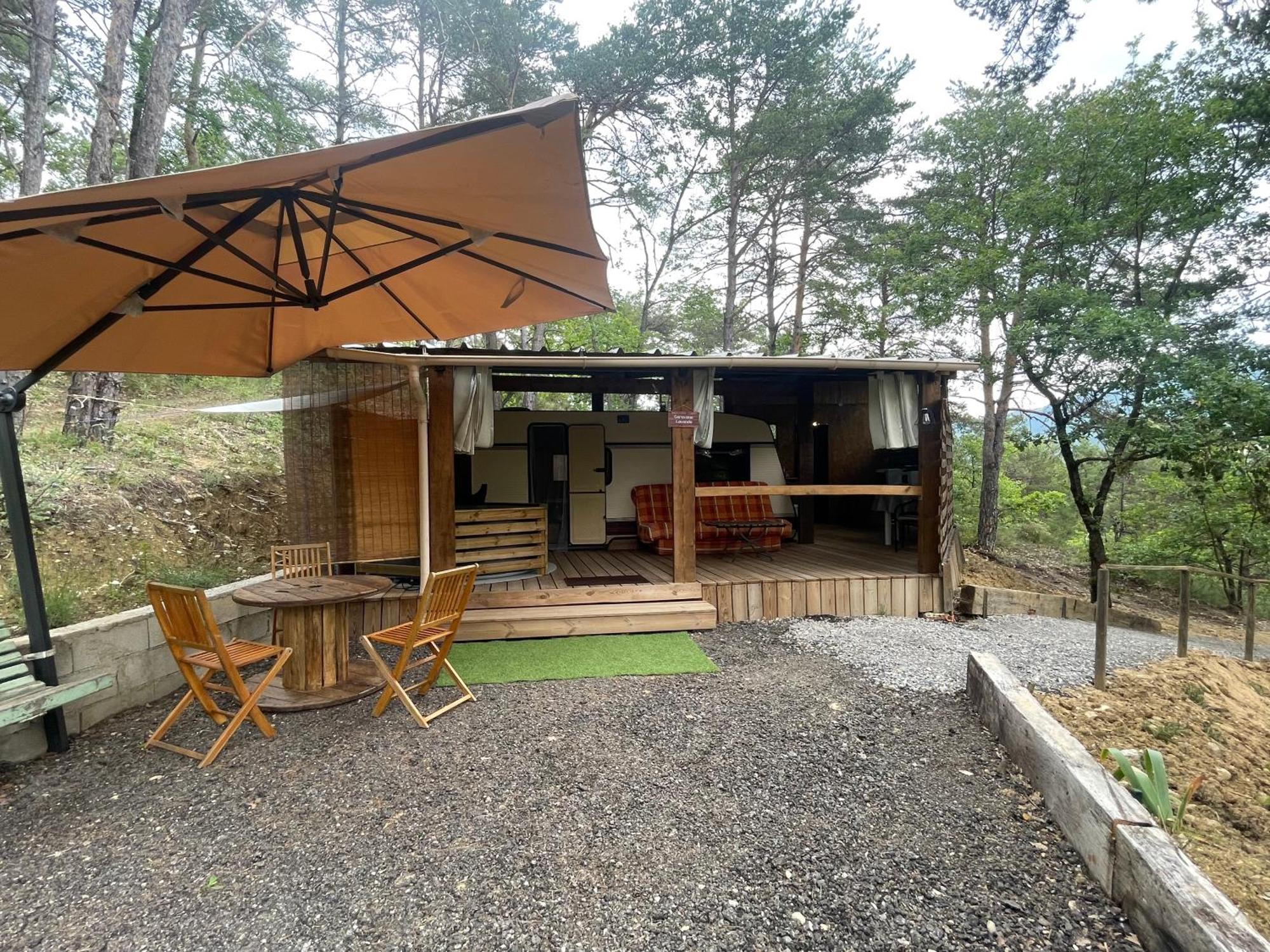 Caravanes De Provence Aiglun  Eksteriør billede